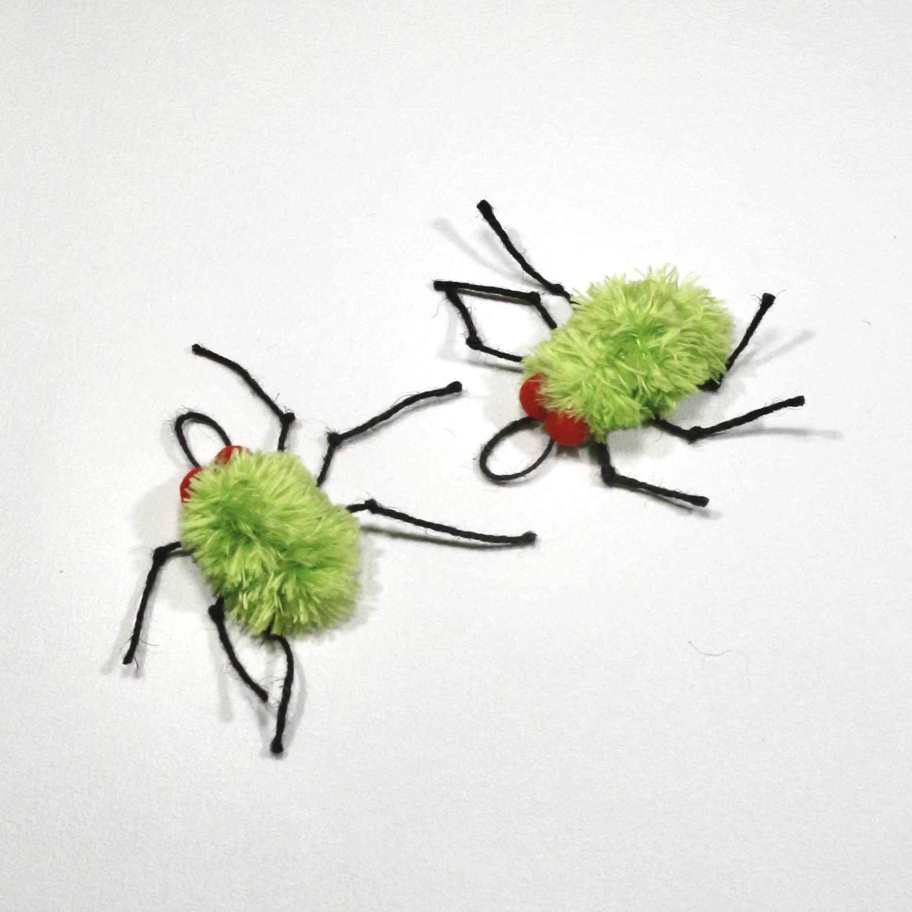 Fluffy Bug Cat Toy – Interactive, Lightweight & Fun for Curious Cats